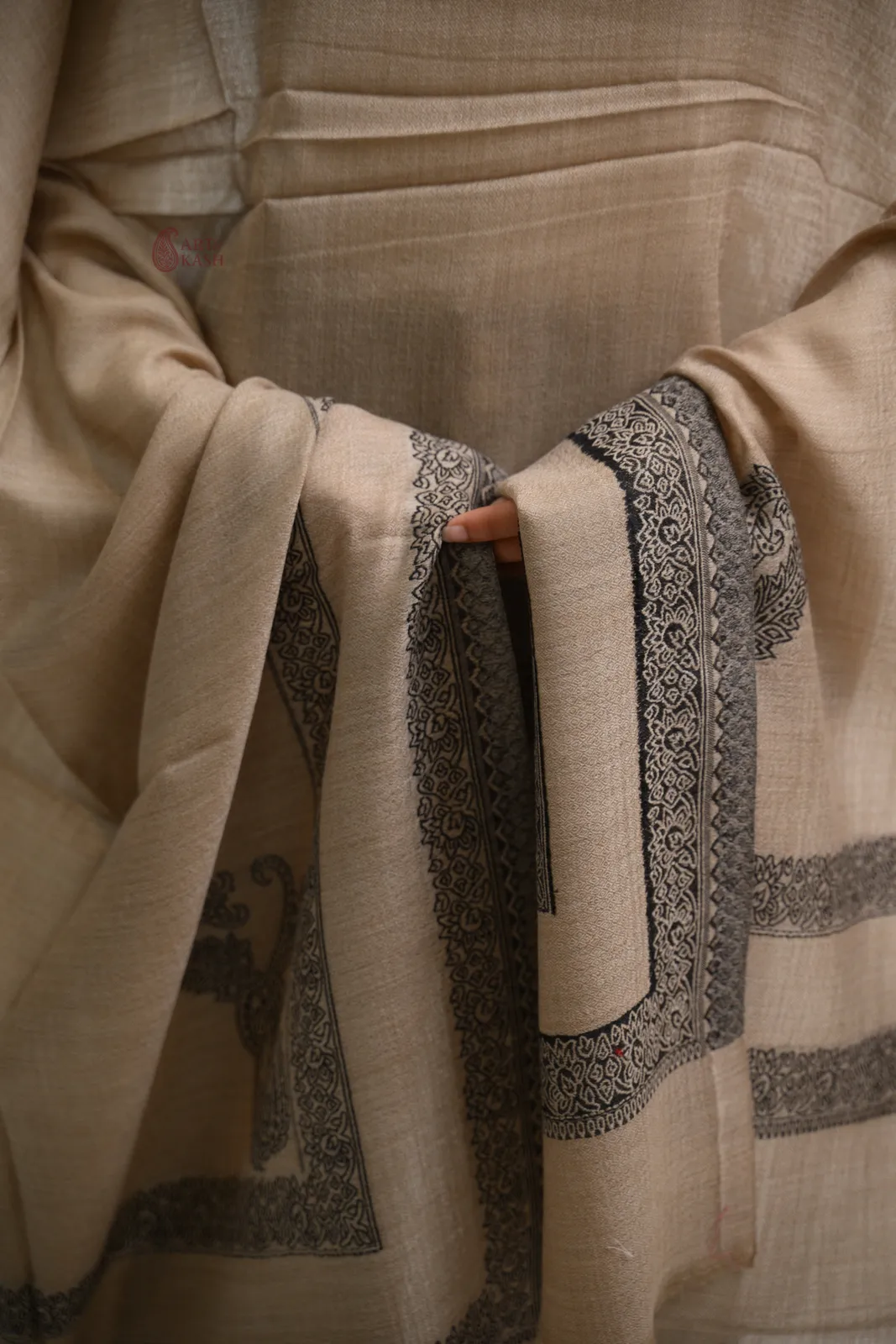 Weaving Stoles — Item 1